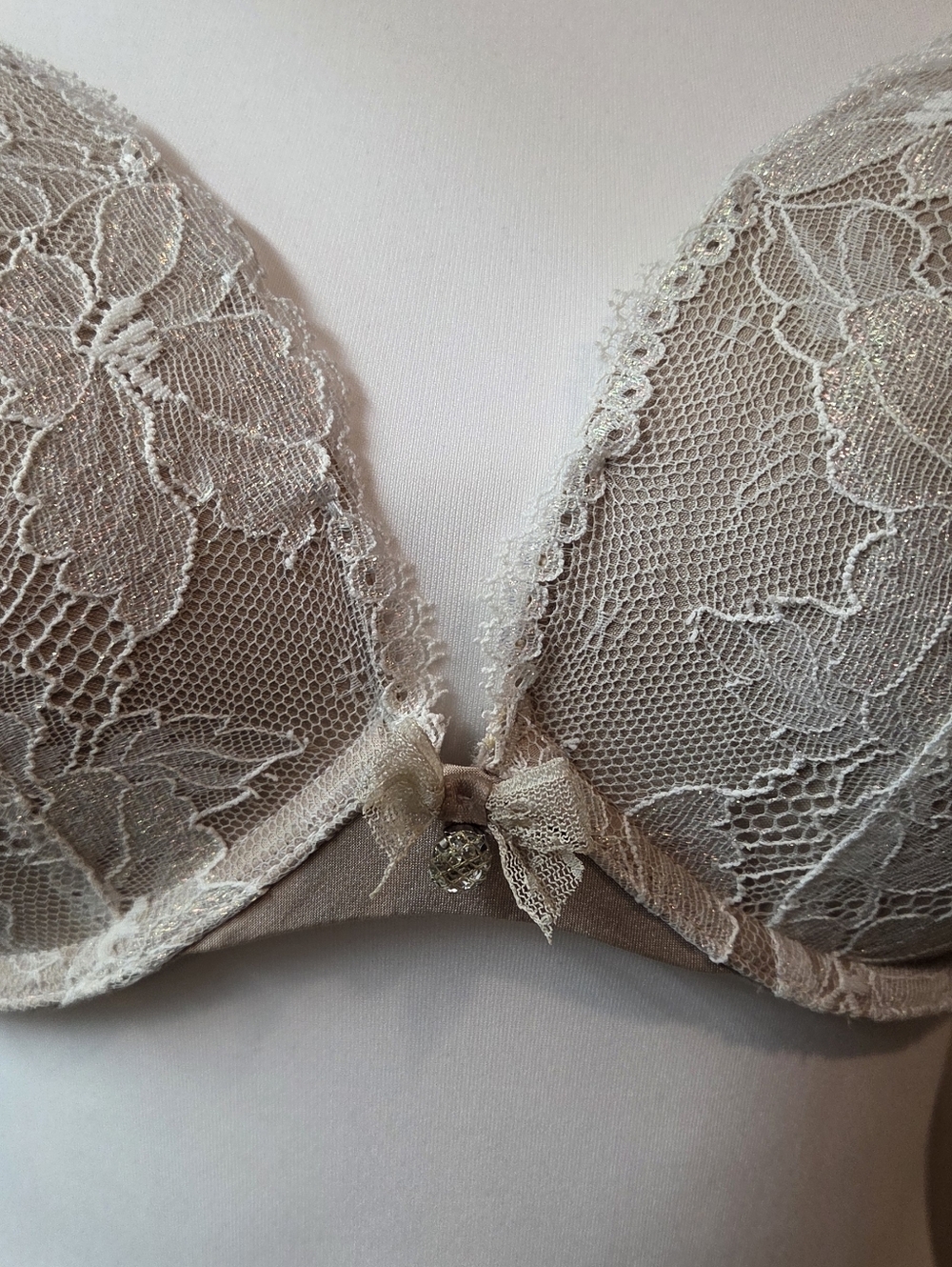 Victoria's Secret Dream Angels Lace Push-Up Bra in Beige ‐ 38D NWT - Picture 3 of 6